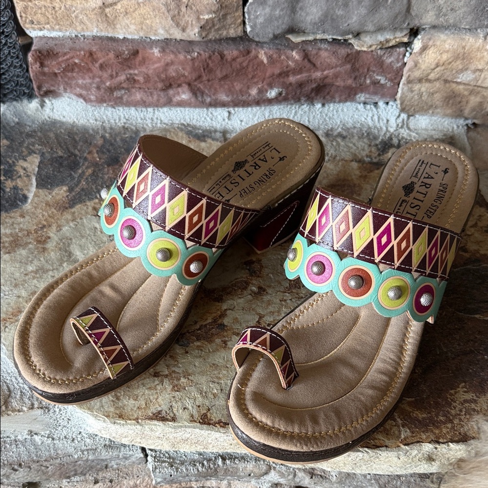 L'ATISTE Women's Colorful Geometric Sandals - Picture 3 of 8